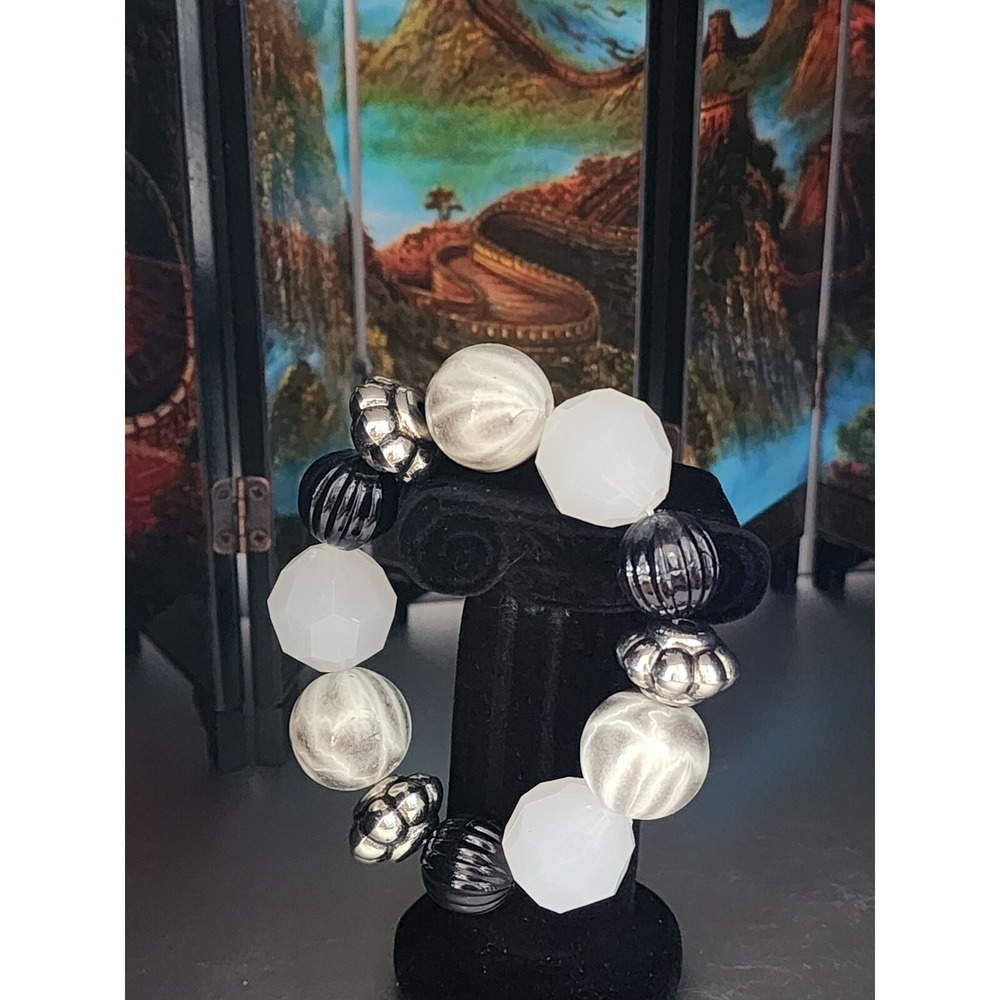 Chunky Bracelet‎ Faux Crystal Stretchy Black White & Silver Tone Acrylic